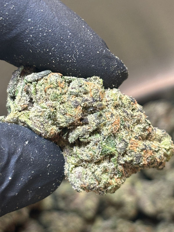 Wedding cake thca flower 1g bud